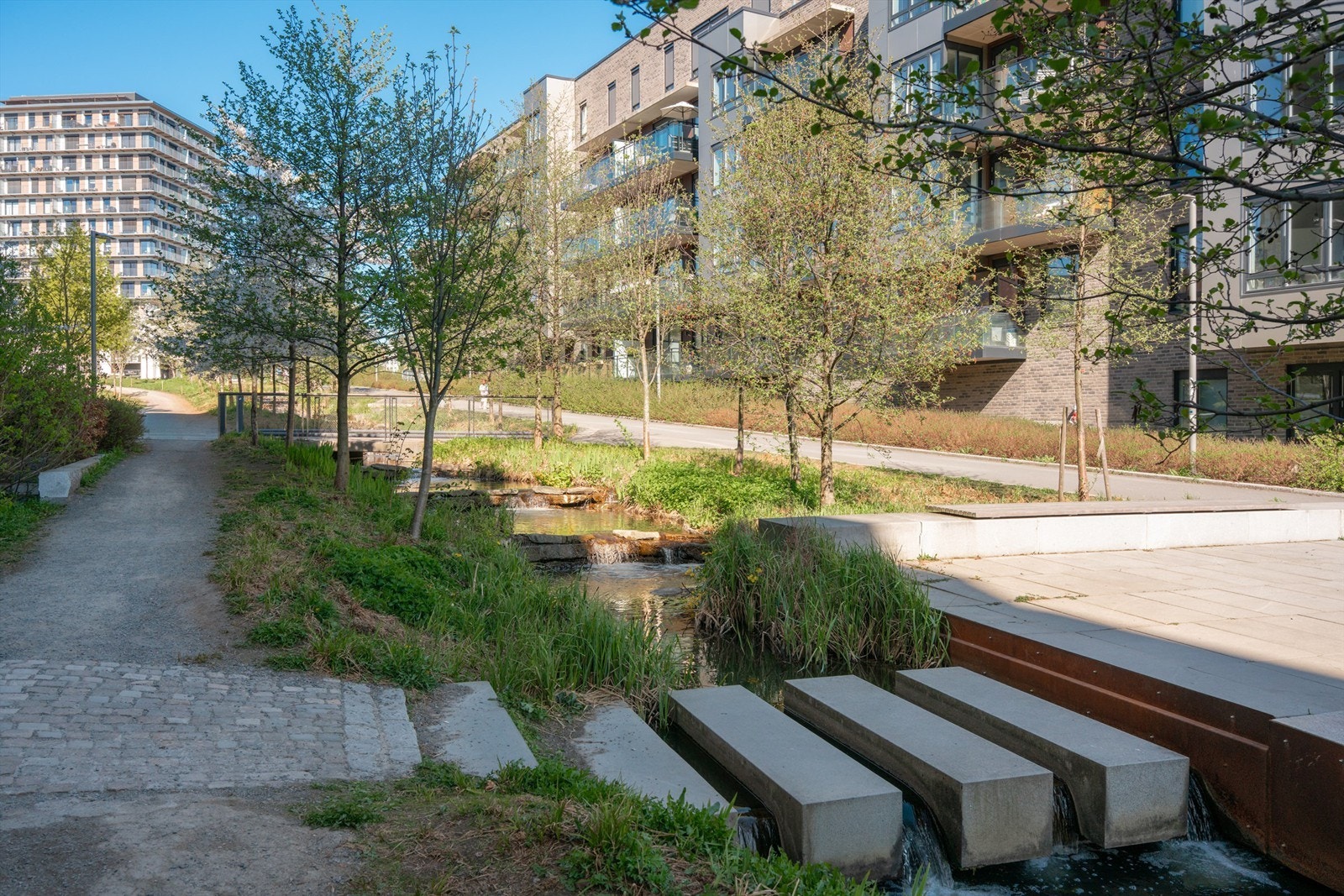 Med Ensjø T-banestasjon under ti minutters gange unna, er veien til sentrum kort. Galleribilde