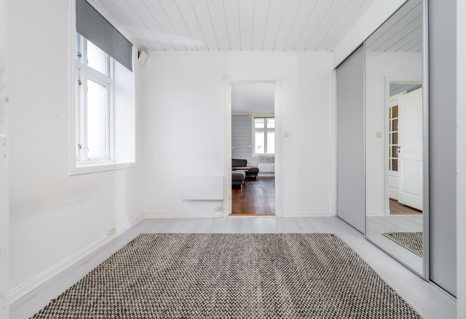 Soverom med plass til dobbeltseng. Galleribilde