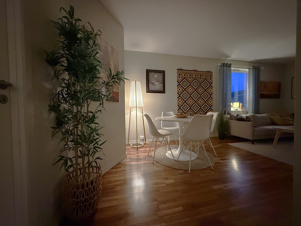 Kjøkkenbord/Spiseområde Galleribilde
