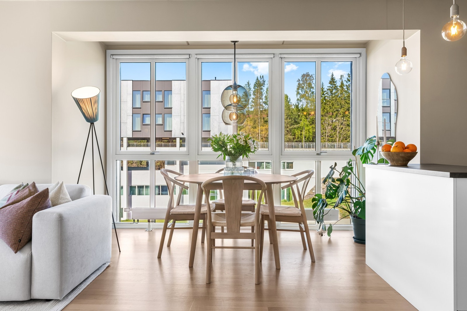 I karnappet passer det utmerket å innrede med en spisegruppe Galleribilde