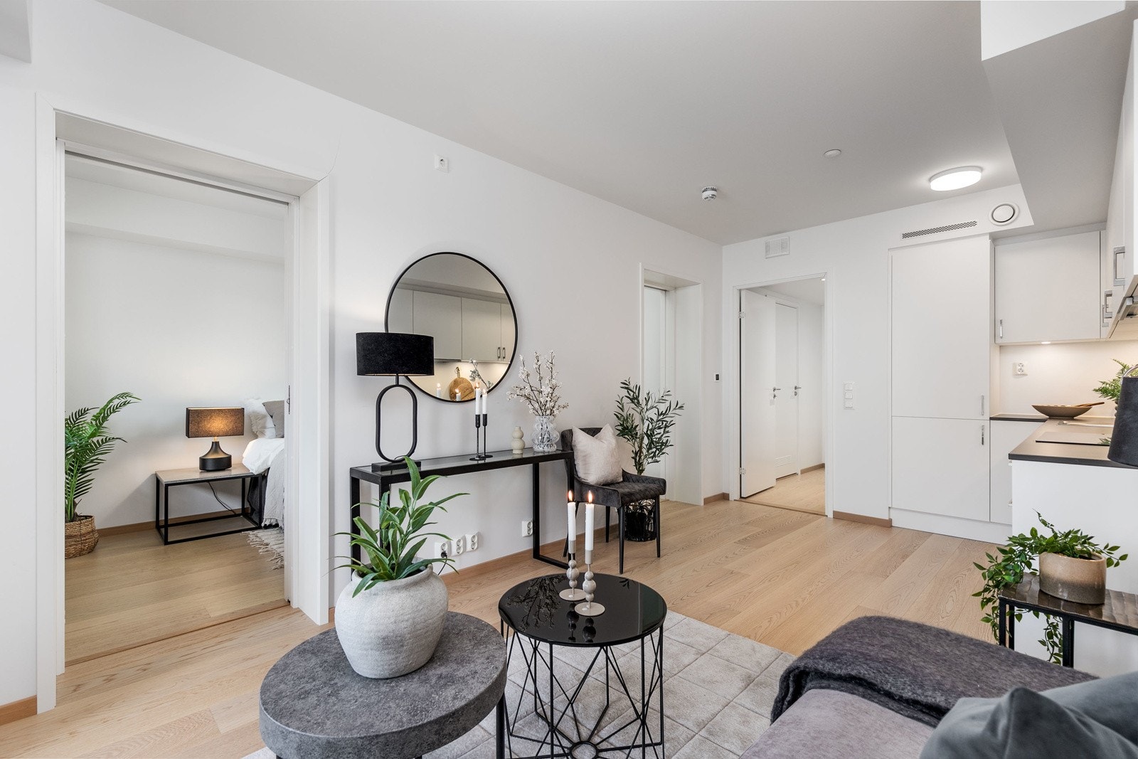 Oppvarming med vannbåren varme via radiatorer samt balansert ventilasjon - en meget energieffektiv bolig! Galleribilde