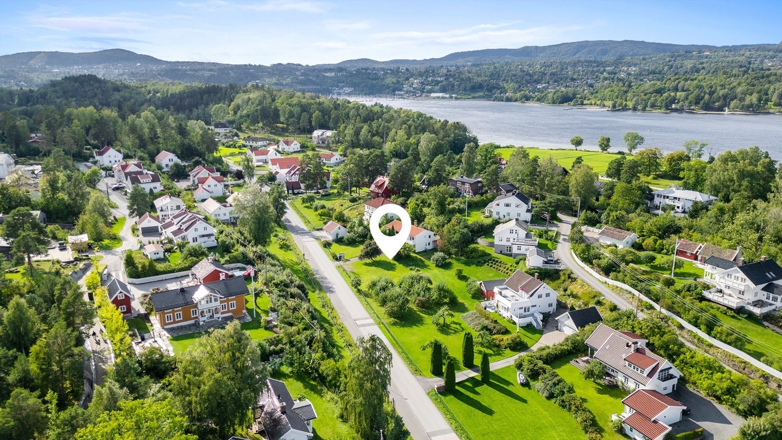 Oslofjorden er bokstavelig talt rett rundt hjørnet, og du kan vandre langs kystkulturstien til idylliske Konglungen og Vollen. Galleribilde