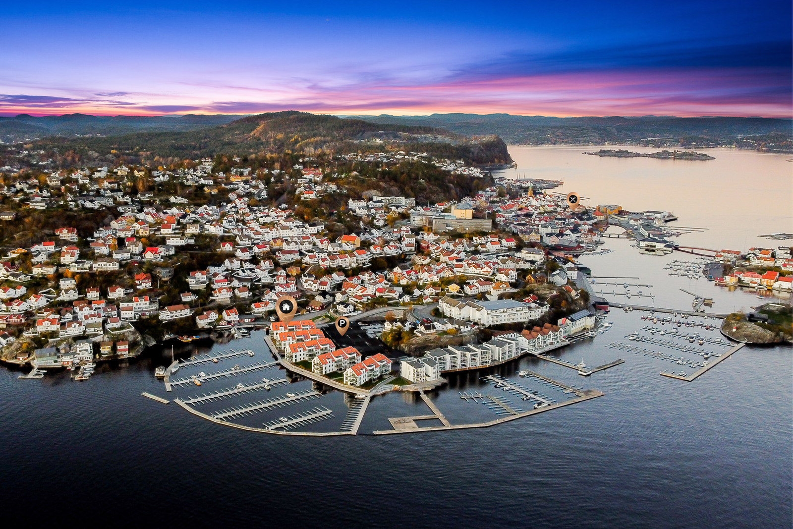 Det er kort avstand til Kragerøs sjarmerende byliv, hvor du finner et rikt utvalg av nisjebutikker, restauranter og kaféer. Galleribilde
