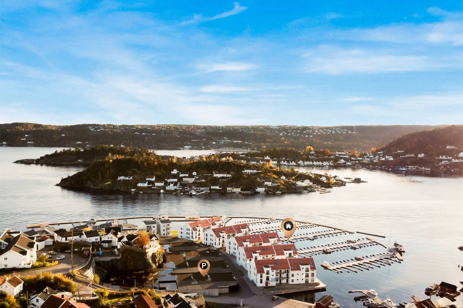 Her bor du med nærhet til sjøen, småbåthavn, og Kragerøs sjarmerende sentrum med butikker, restauranter og kaféer. Galleribilde