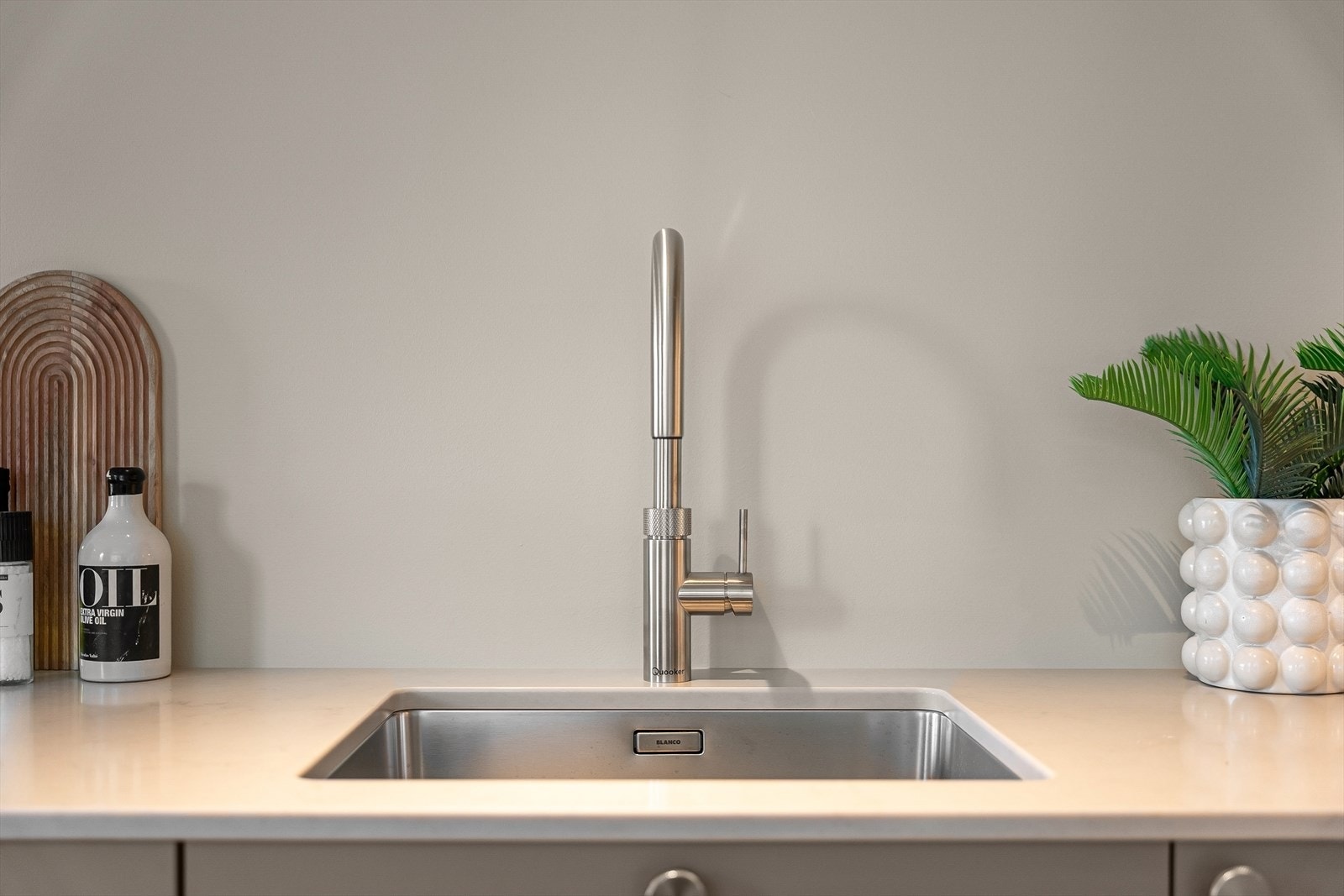 Integrert Quooker system med kokende, kald og varmt vann Galleribilde