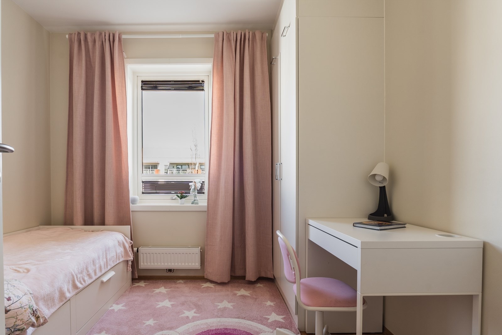 Det andre soverommet passer utmerket som barnerom. Galleribilde