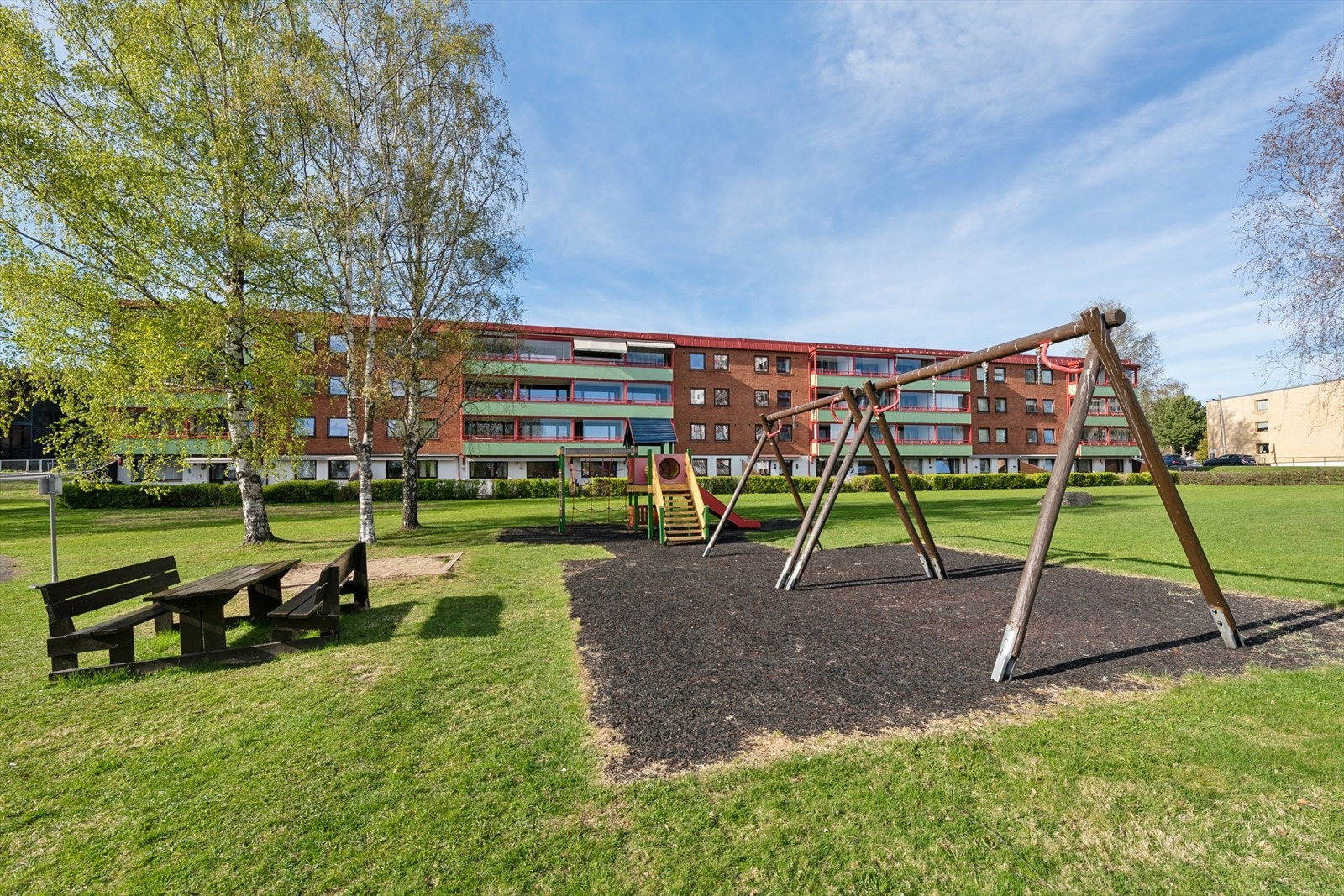 Lekeplass i umiddelbar nærhet. Galleribilde