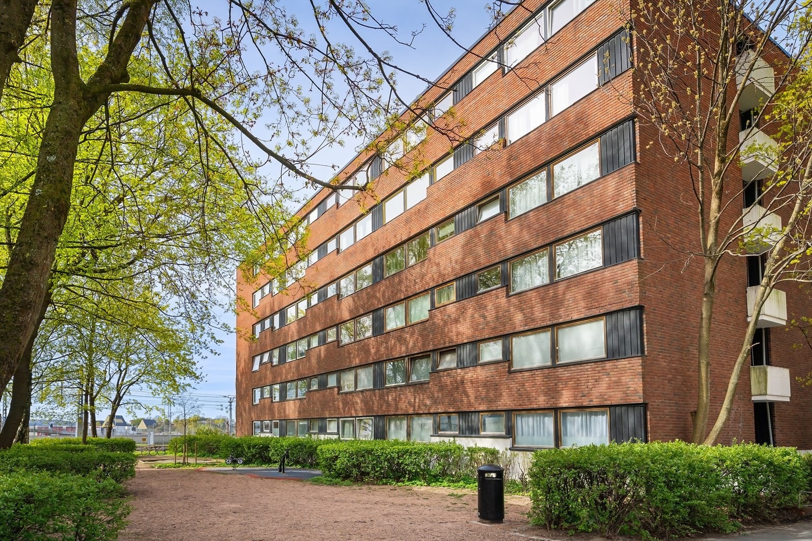 Idyllisk på Frogner med fjord, turstier og byens beste tilbud like rundt hjørnet. Galleribilde