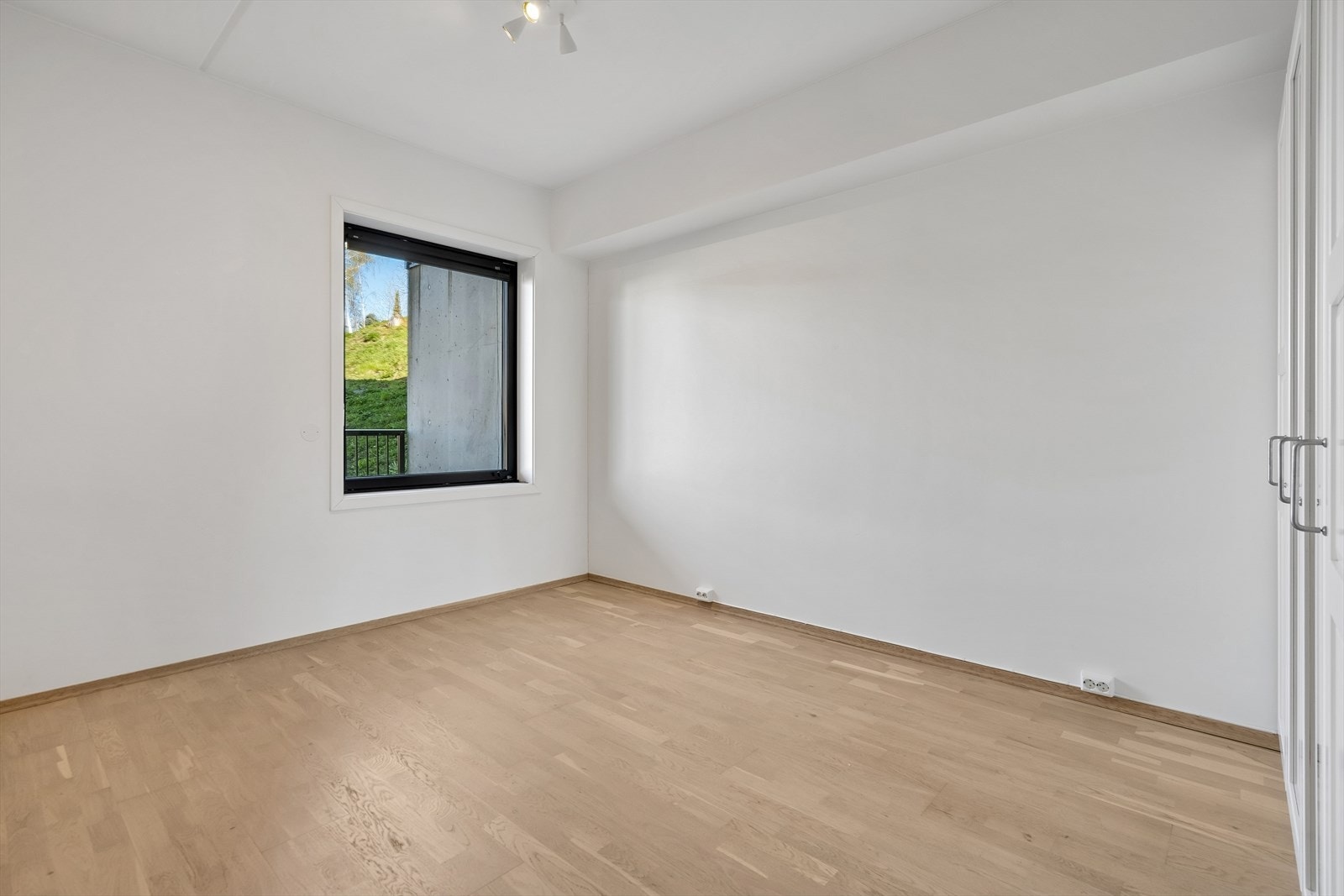Hovedsoverom med god plass til f.eks dobbelseng. Galleribilde