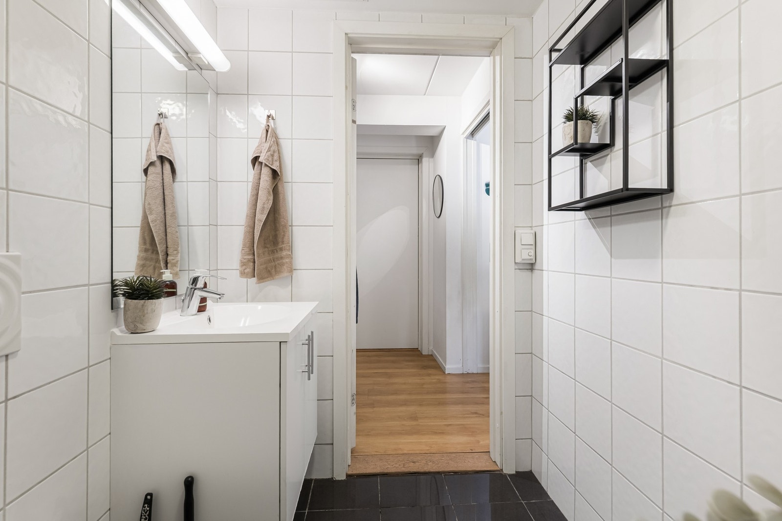 Varmekabler i gulv. Galleribilde