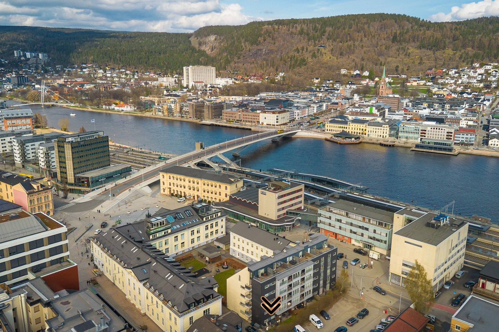 Boligen har en super sentral beliggenhet midt på Strømsø med gang avstand til alt. Galleribilde