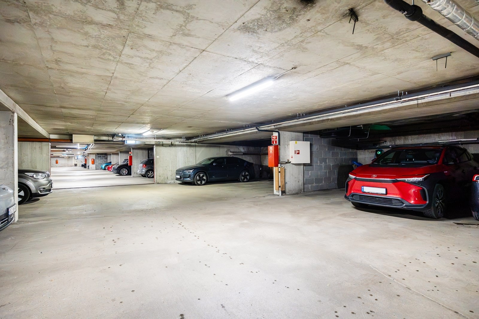 Leiligheten disponerer fast plass i felles garasjeanlegg. Galleribilde