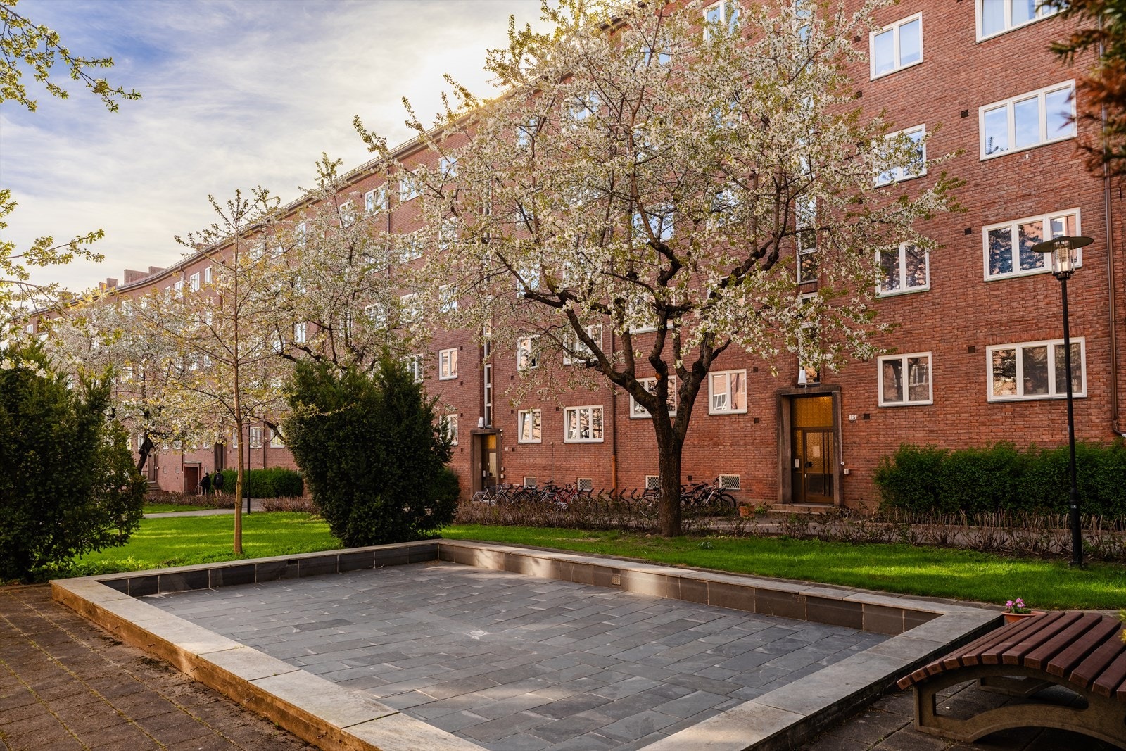 Borettslaget har en frodig og idyllisk bakgård. Galleribilde