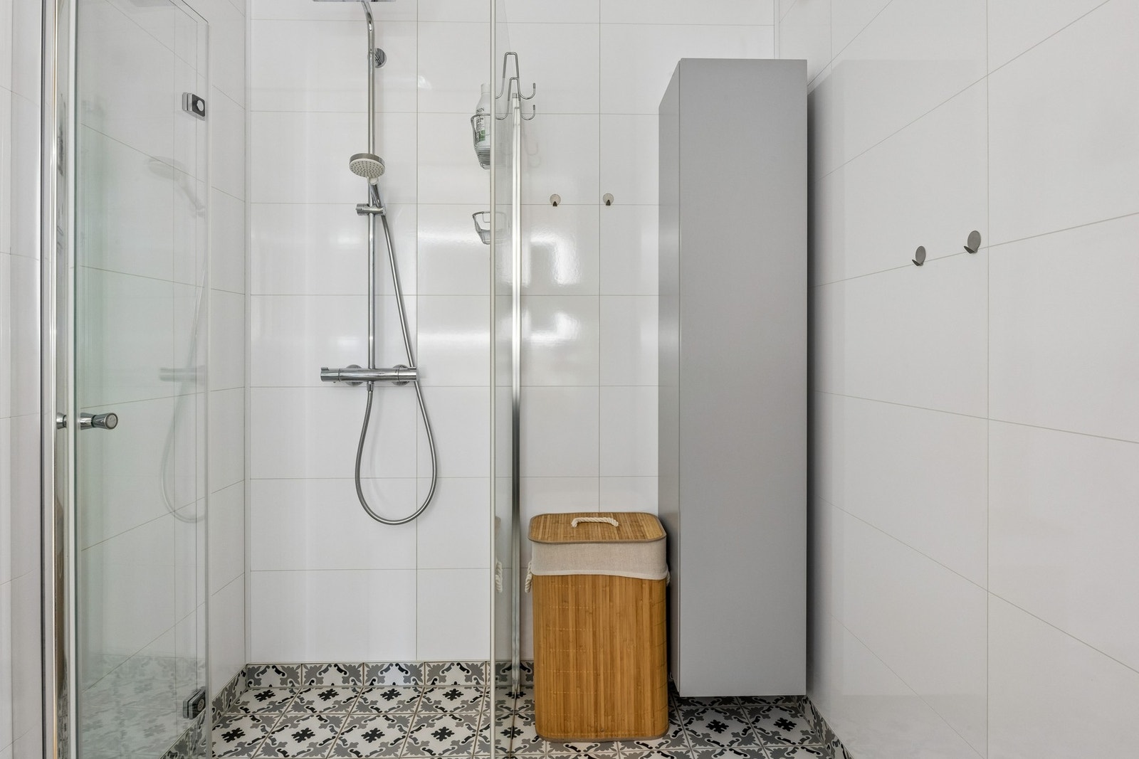 Badet er på ca. 5 kvm. Galleribilde