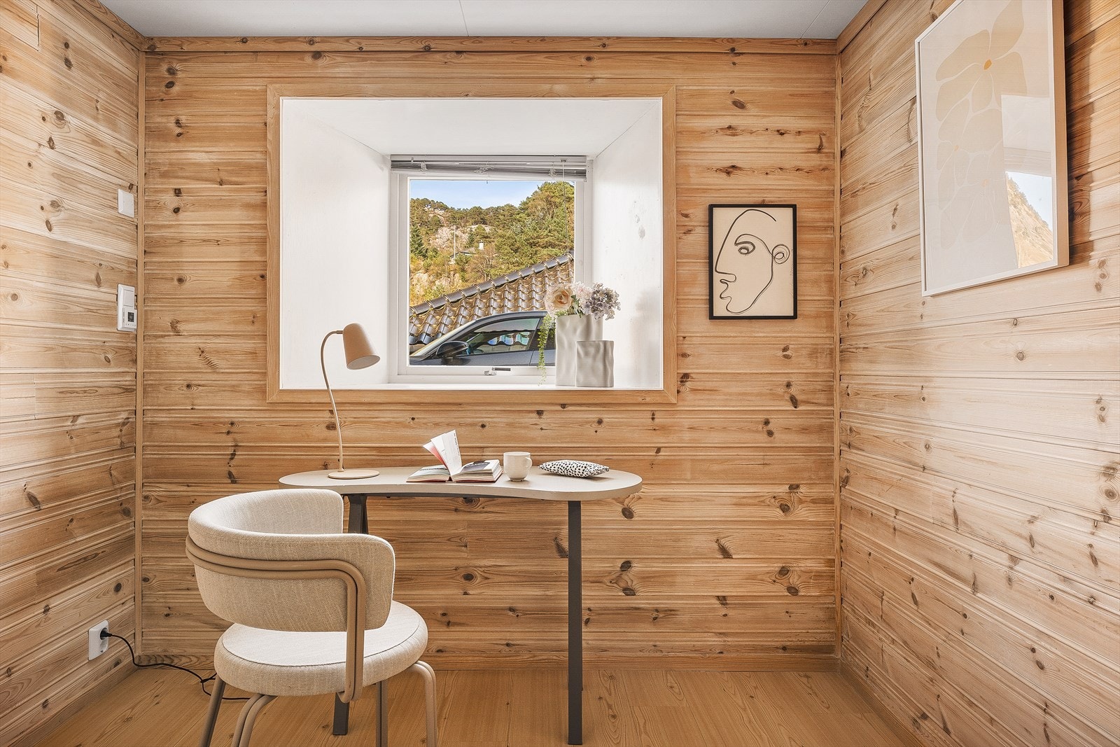 Rommet har fornyet gulvvarme og er et fleksibelt rom som kan brukes etter behov. Galleribilde