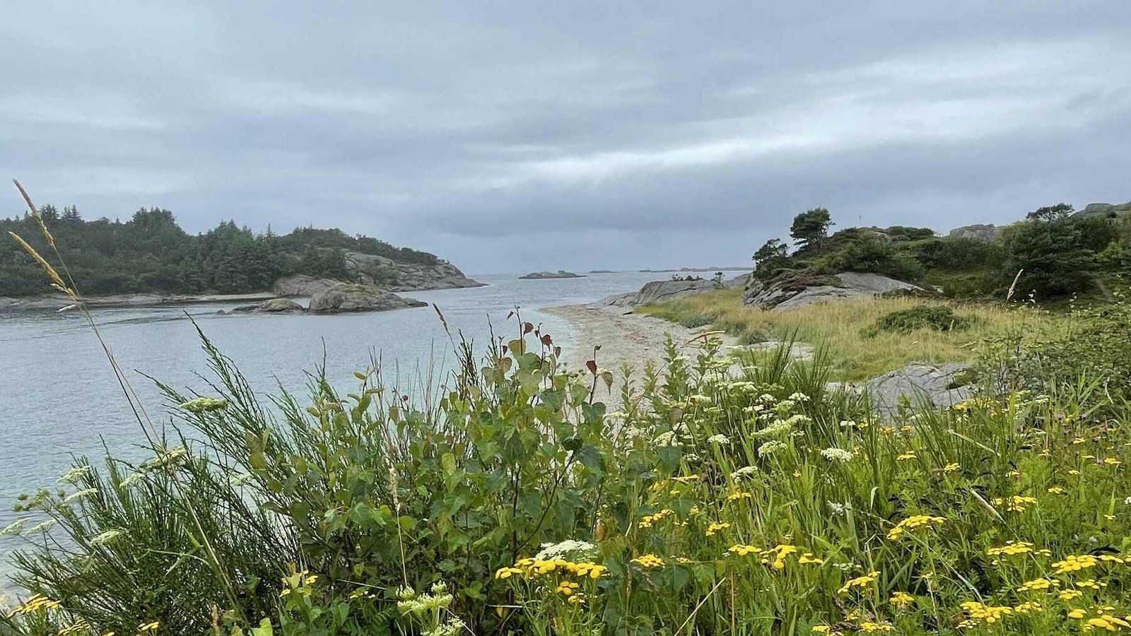 Det er bare 600 meter ned til stranden Galleribilde
