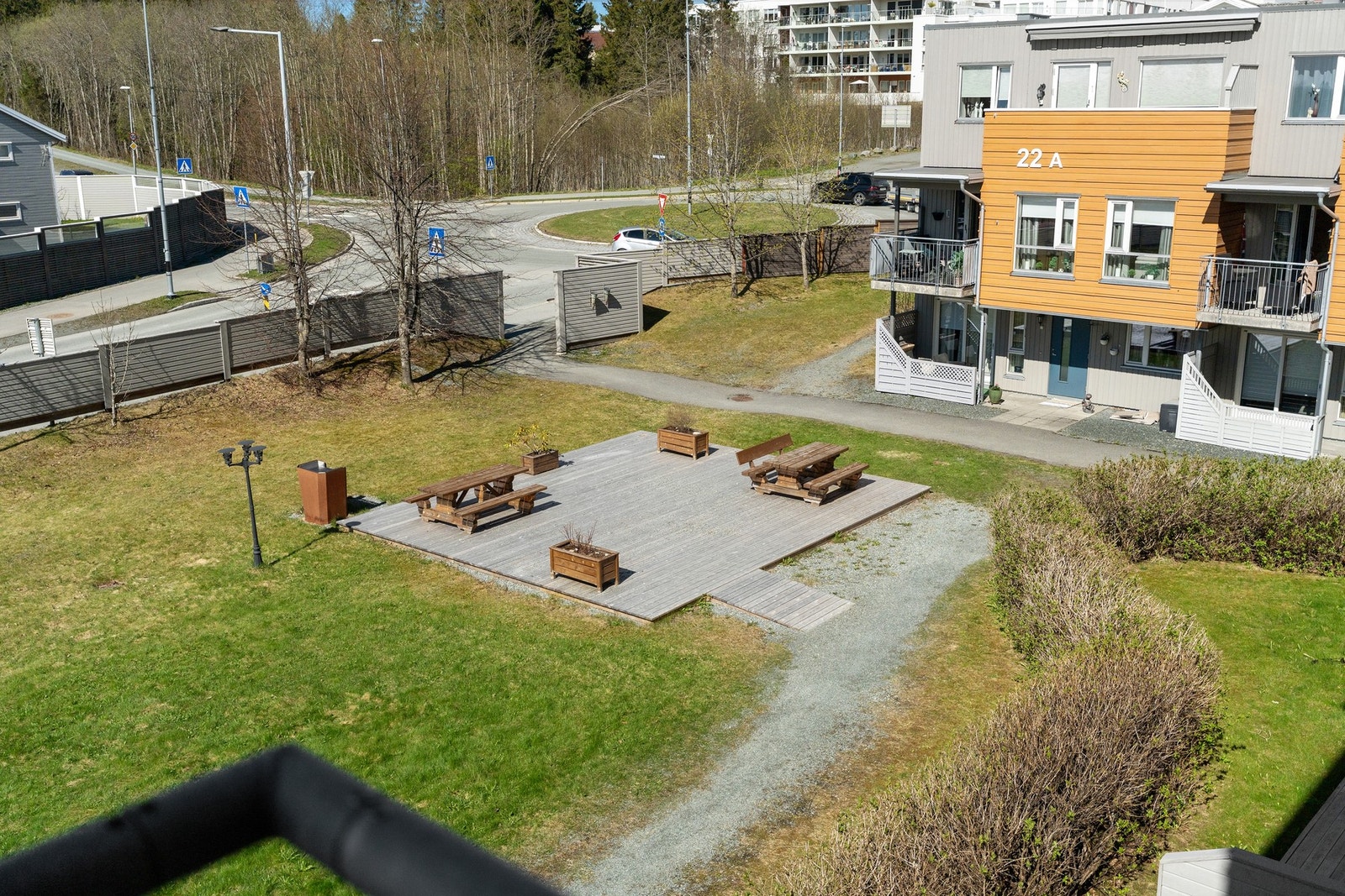 Rolige og innbydende omgivelser med fine felles utearealer. Galleribilde