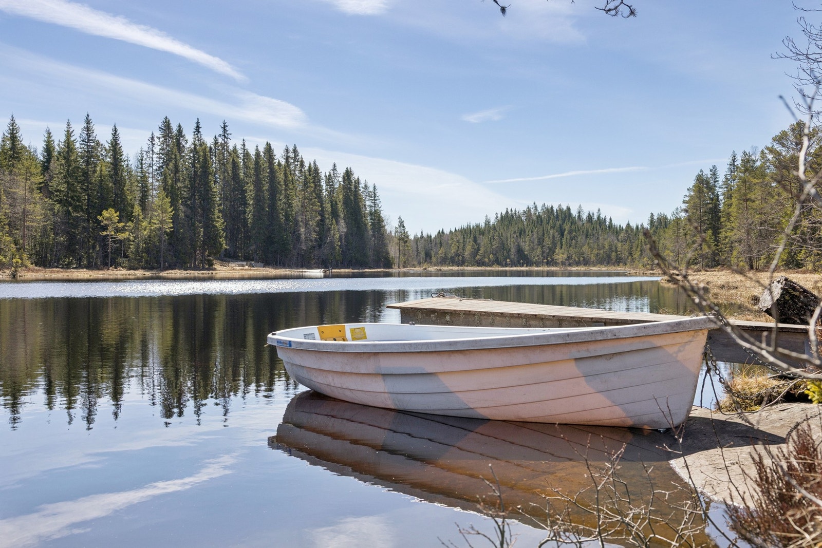Langtjern med gode muligheter for både bading og fiske. Galleribilde