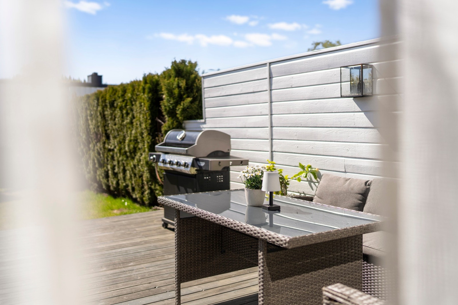 Solrik og skjermet terrasse. Galleribilde