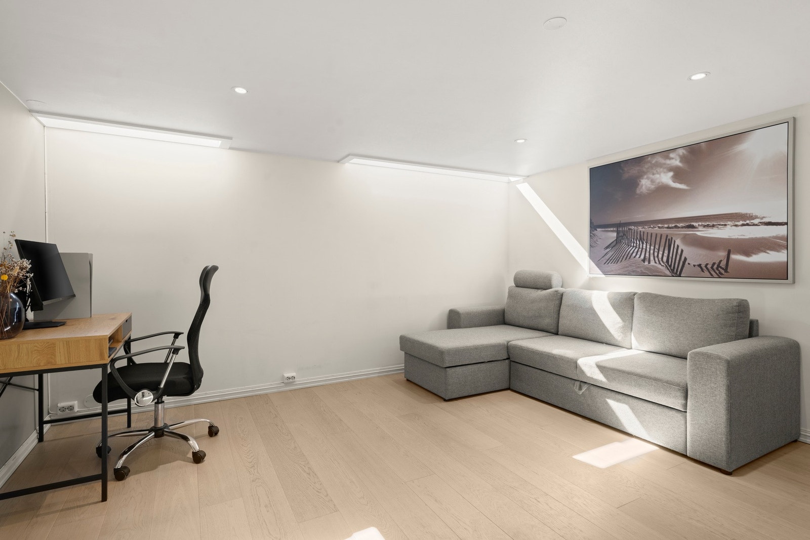 Perfekt som TV-stue, hobbyrom eller hjemmekontor. Galleribilde