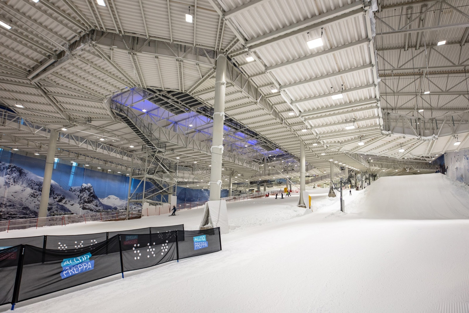 Norges råeste snø-hall med helårs innendørs skisesong. Galleribilde