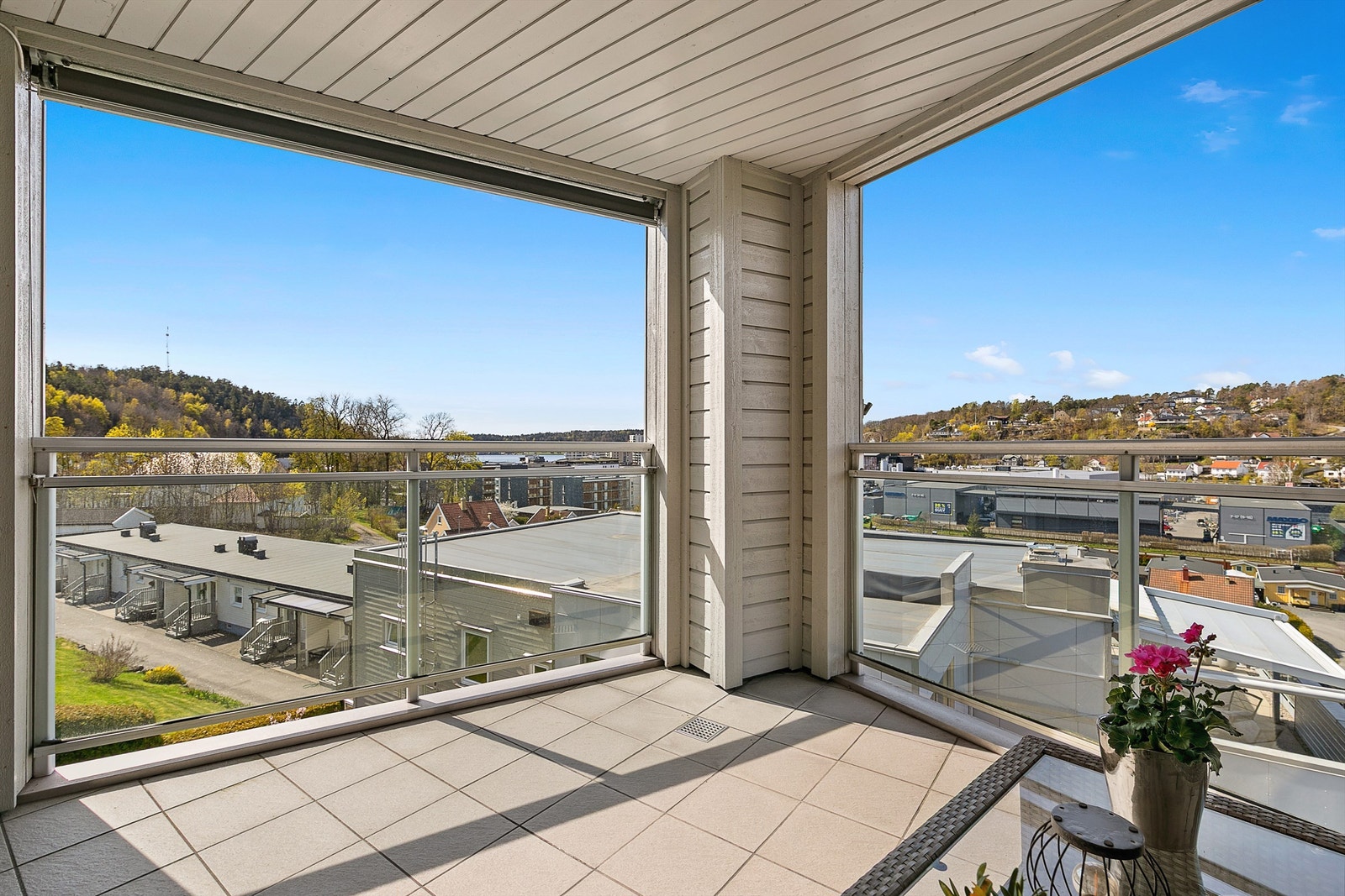 Balkong ut ifra soverom Galleribilde