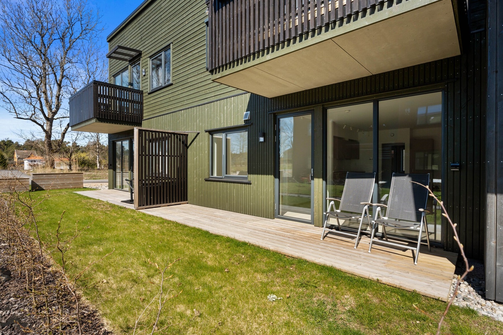 Flott uteplass med gode solforhold. Galleribilde