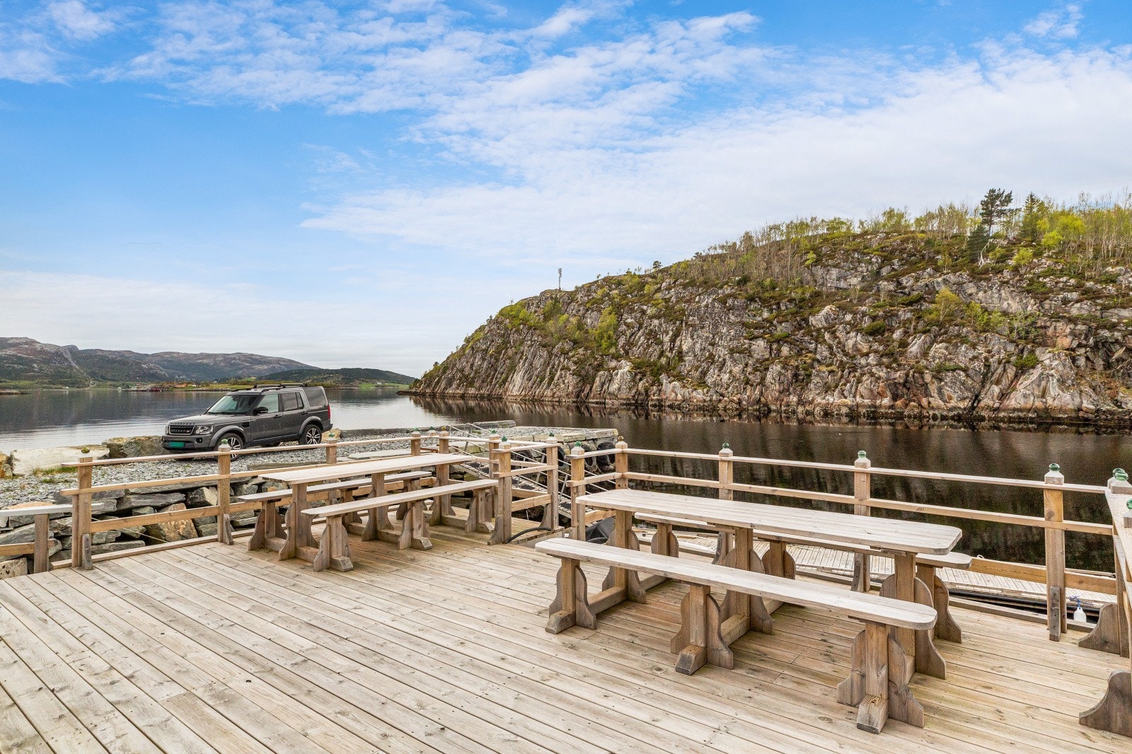 Pent opparbeidet naust med uteområde og bodareal. Galleribilde