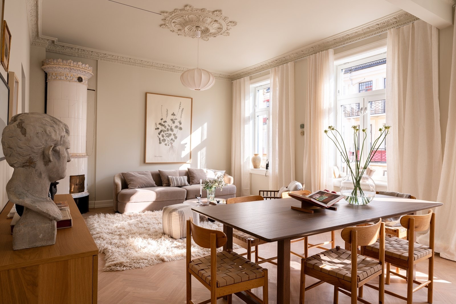 Dette er en leilighet for deg som setter pris på høy standard og det moderne, men allikevel ønsker en leilighet med sjel. Galleribilde