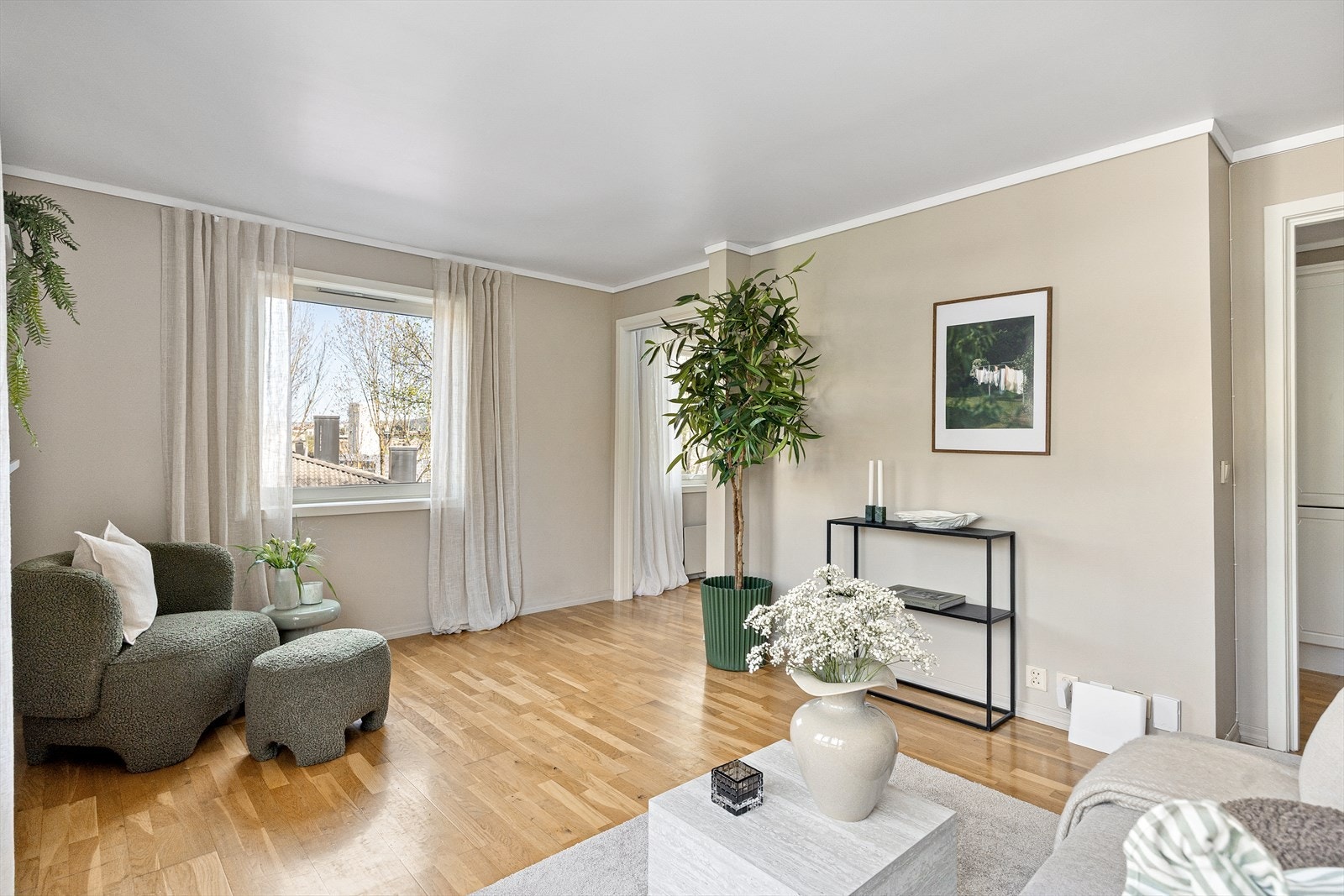 Rommet er lett å innrede og tillater diverse møblement. Galleribilde