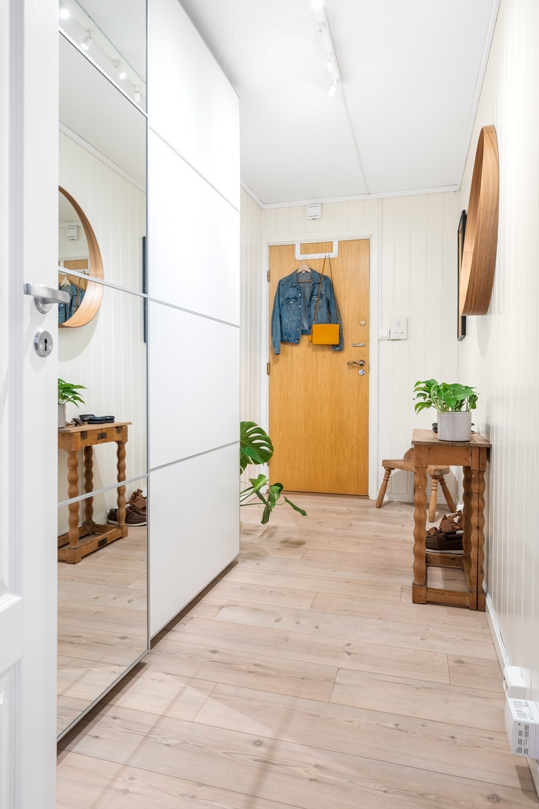 Entréen er av normal størrelse og funksjonell utformet. Galleribilde