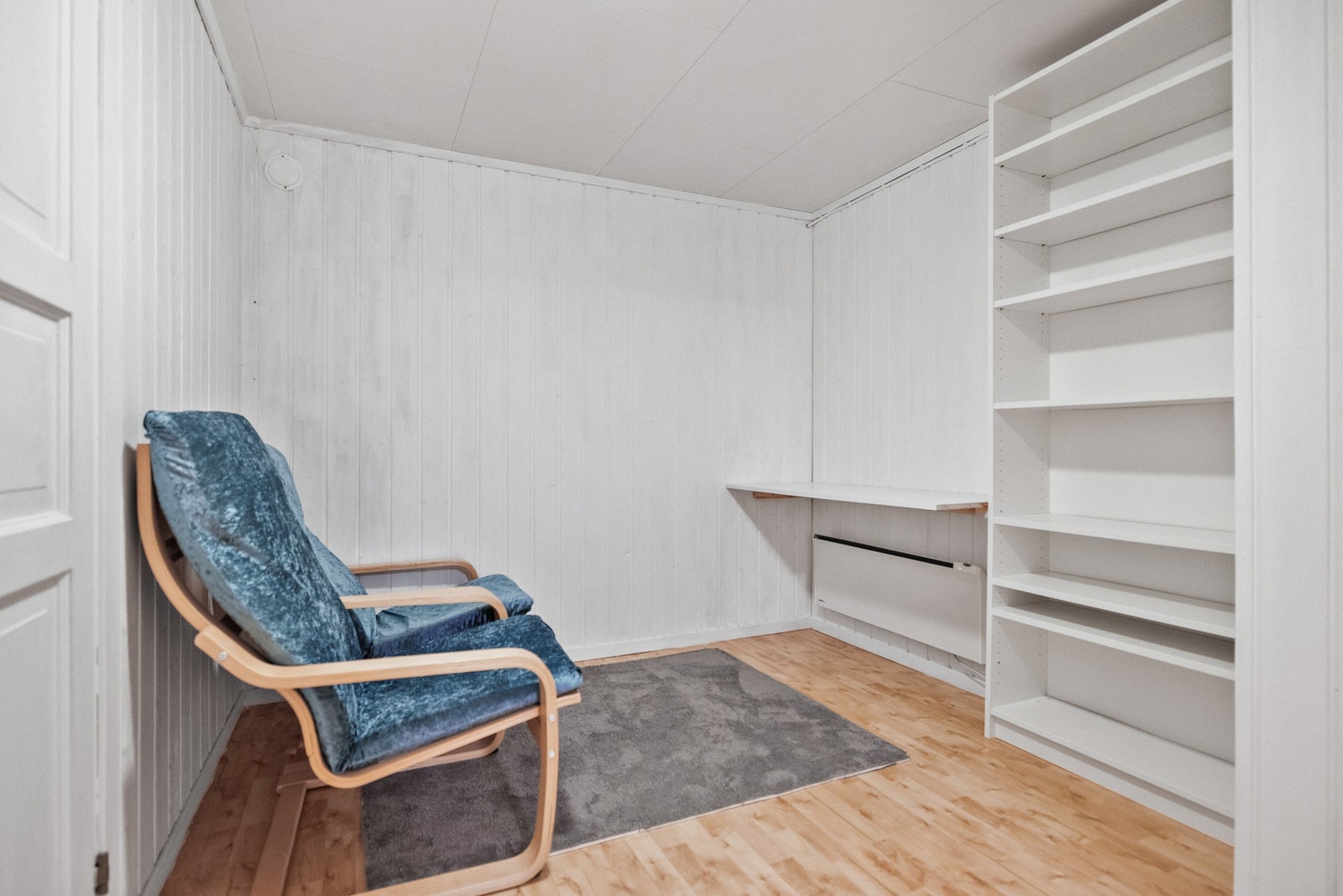 Rom innredet som kontor. Galleribilde