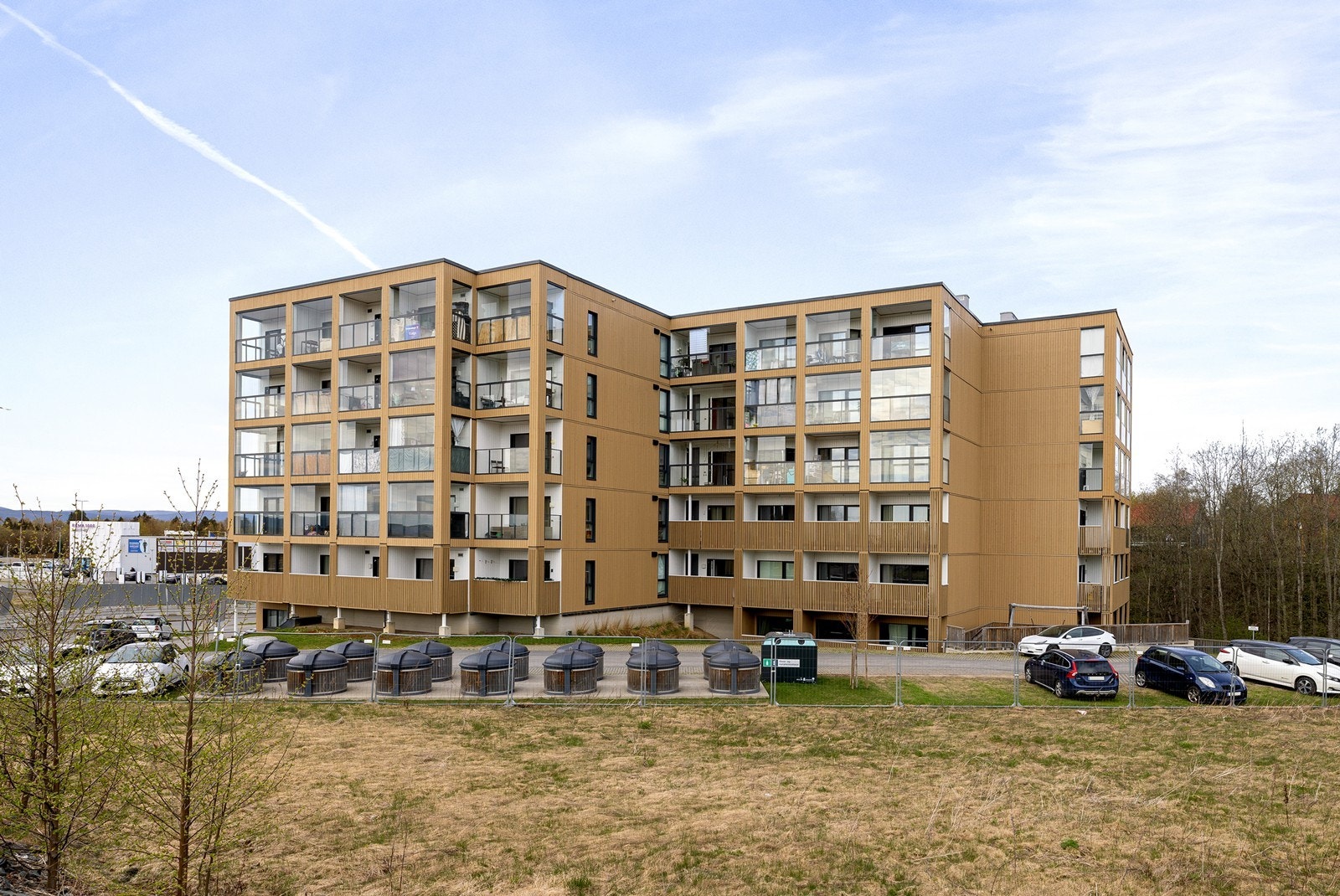 Sentralt og nyere område med kun 3 minutters gange til bussholdeplass og handelsområdet Byporten Jessheim. Galleribilde