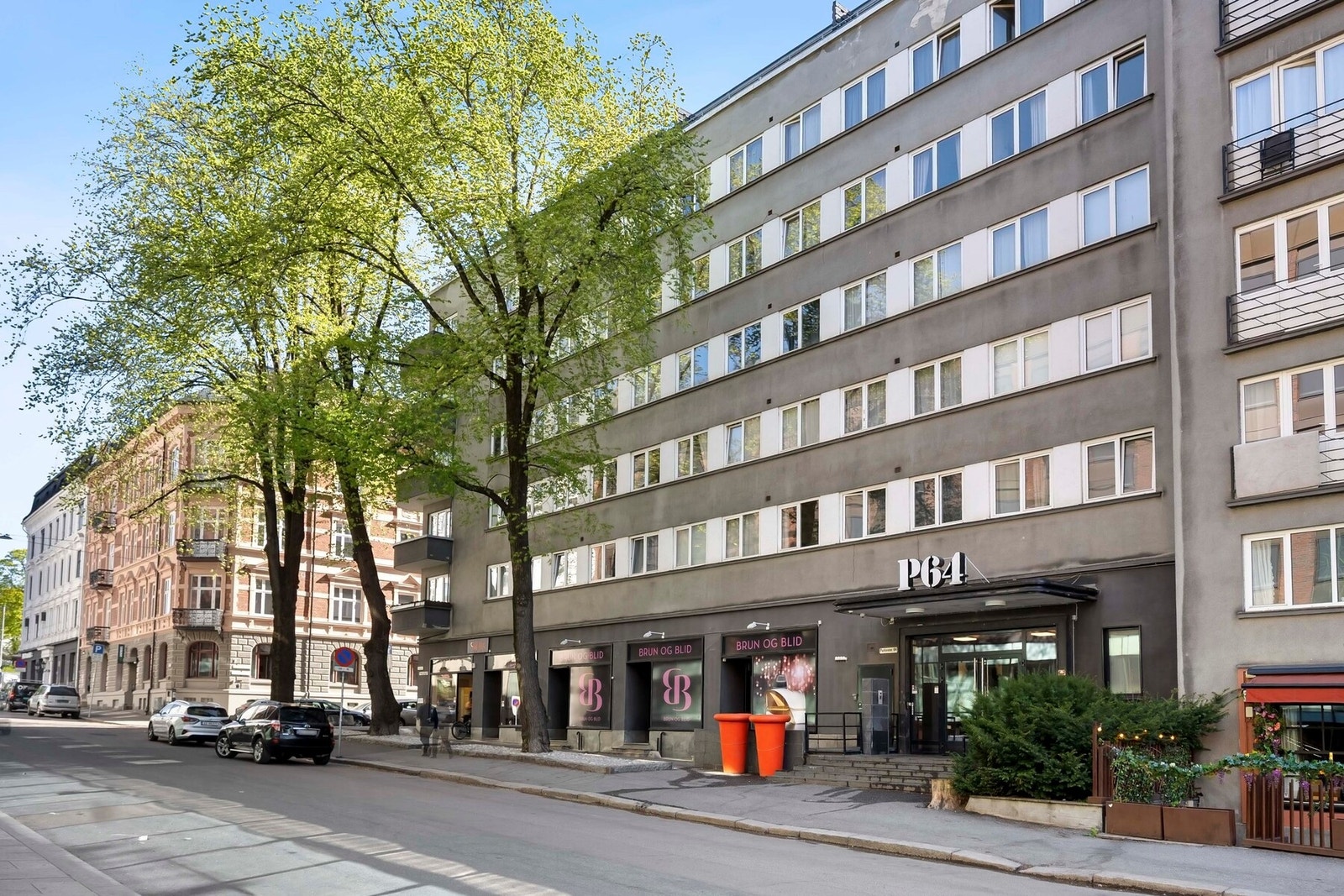 Parkveien 64 har en attraktiv beliggenhet mellom Solli Plass på Frogner, Slottet og Aker Brygge, kun et kvartal unna Slottsparken. Galleribilde