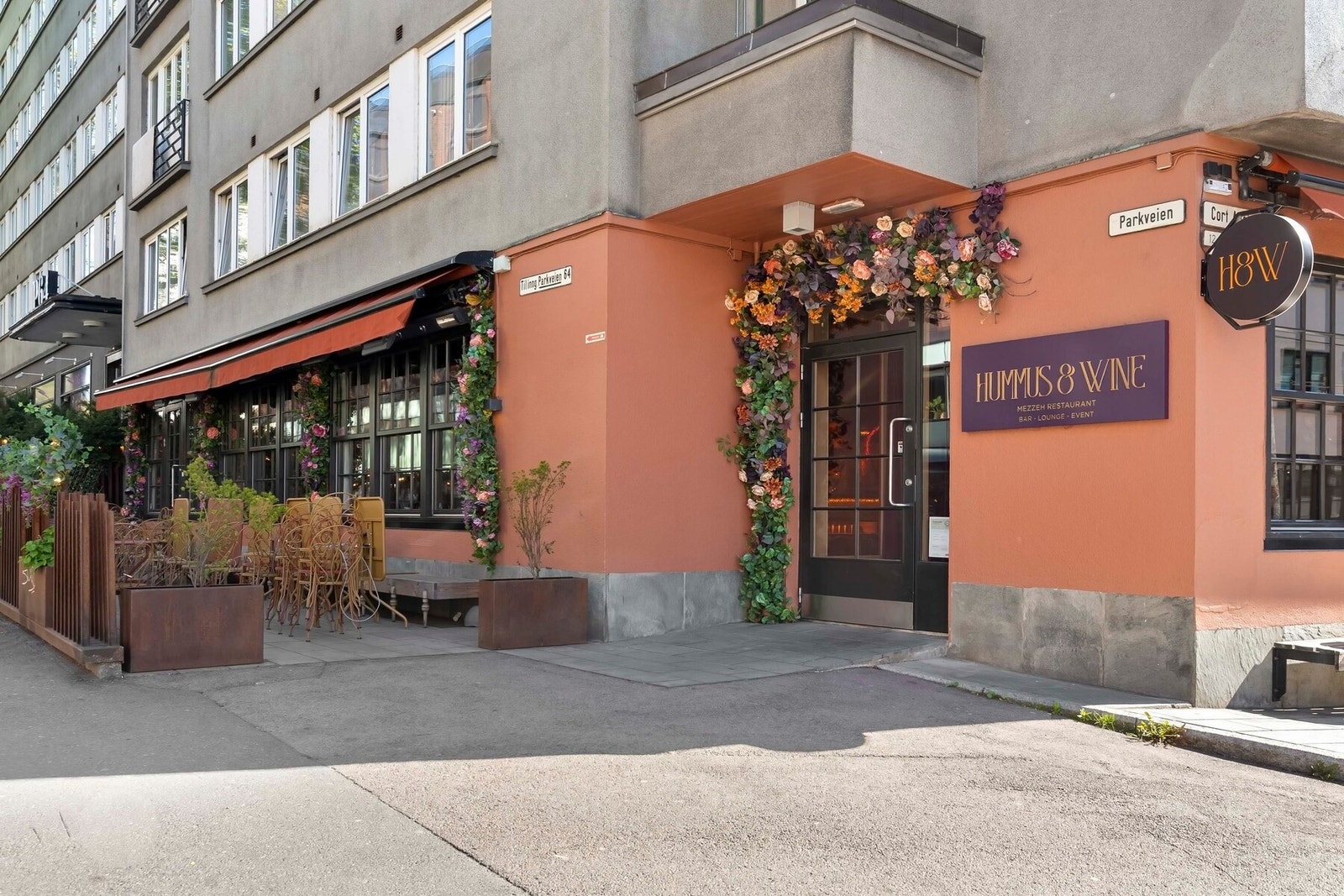 Dette er et svært ettertraktet område, som blant annet byr på flotte parkområder, svært gode kollektivmuligheter, flere dagligvarebutikker, apotek, shopping og ikke minst noen av de beste restaurantene i Oslo. Galleribilde