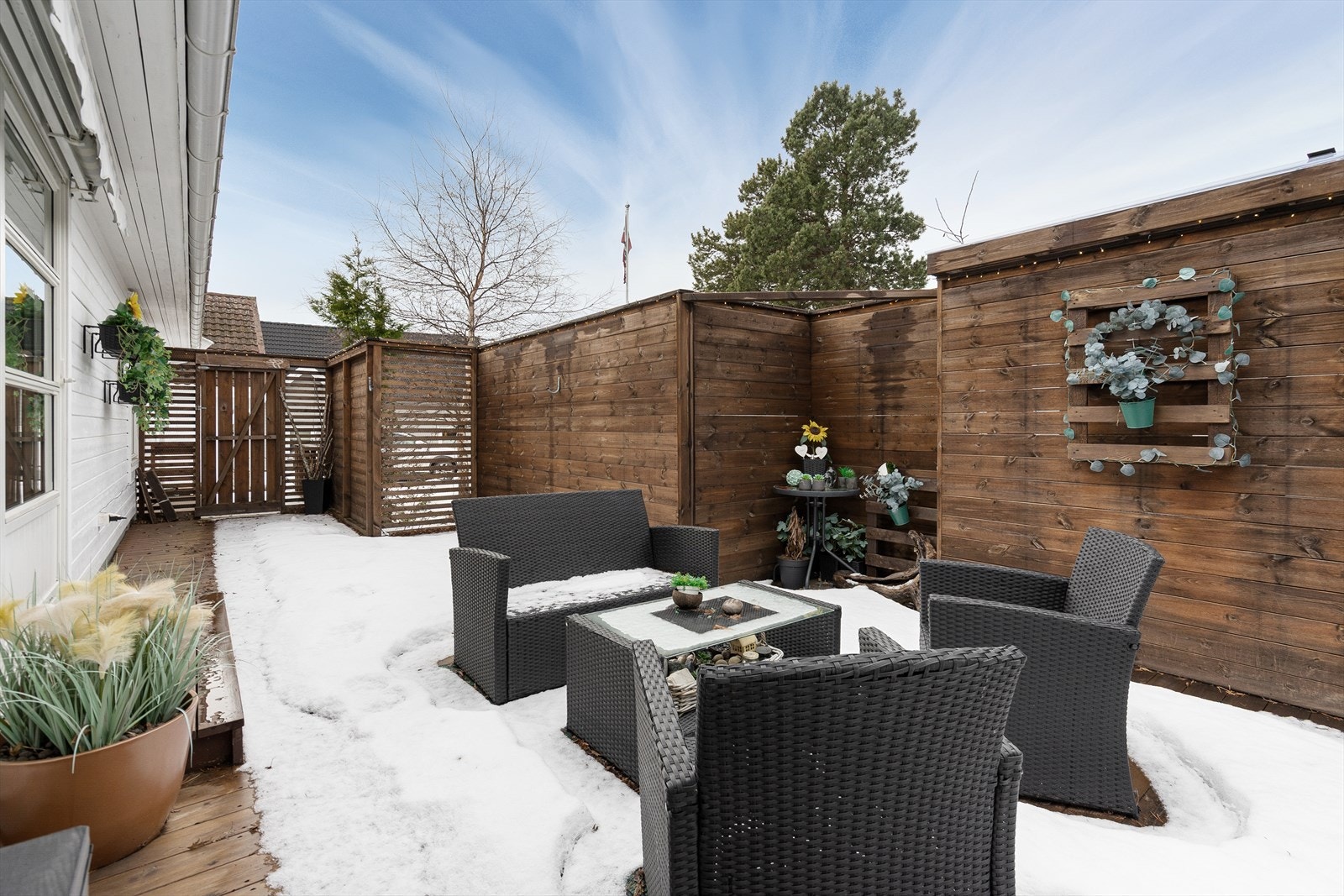 Terrasse tilhørende bi-leilighet. Galleribilde