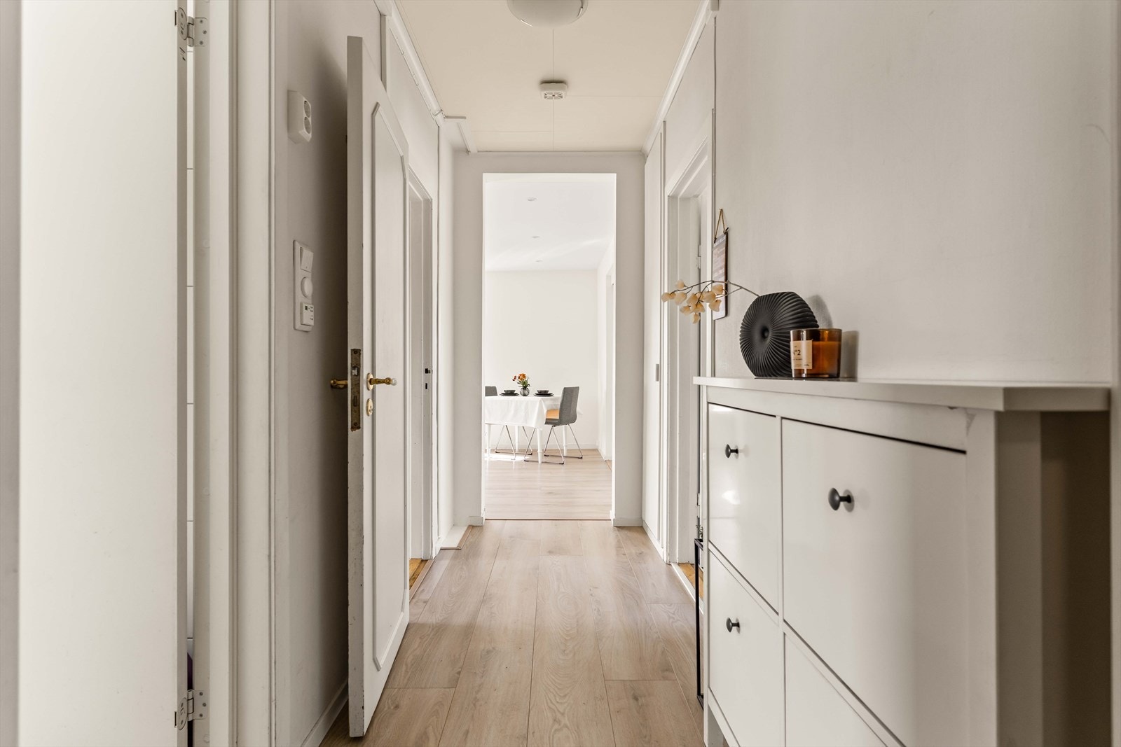 Entréen i andre etasje ønsker deg velkommen inn. Galleribilde