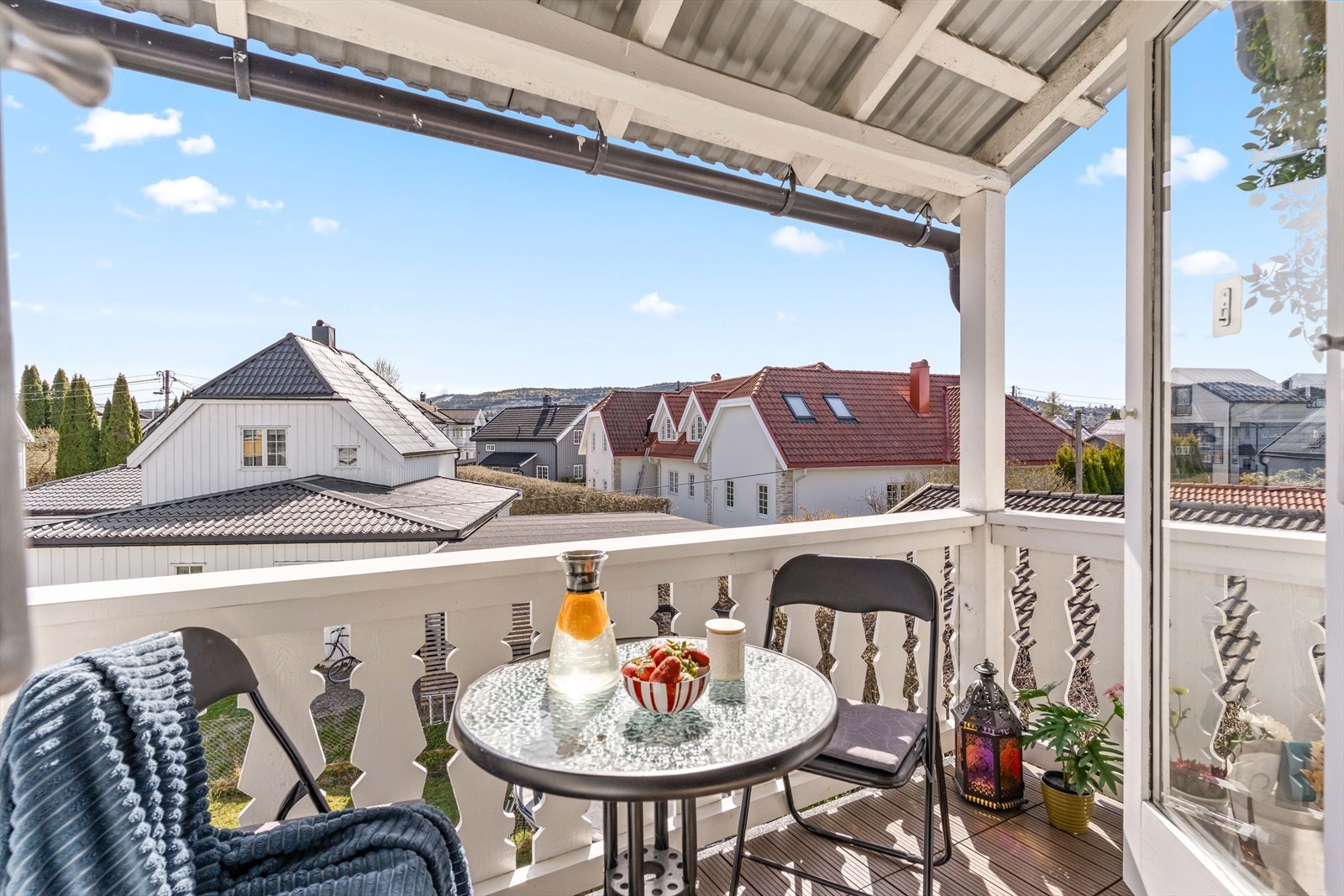 Her kan du nyte morgenkaffen med utsikt over det barnevennlige nabolaget på Vigernes. Galleribilde