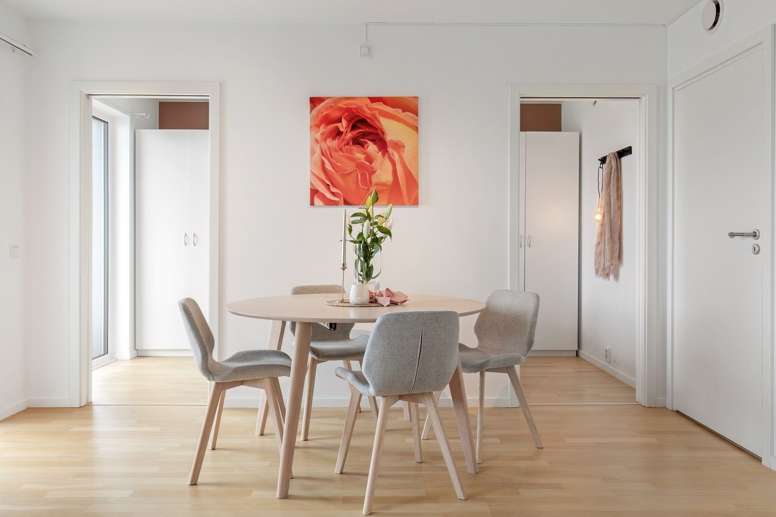 2. etg: Spiseplass Galleribilde
