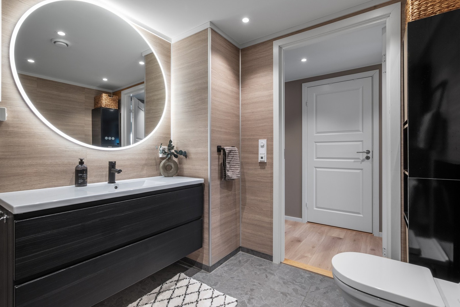 Badet er på 5,5m² Galleribilde