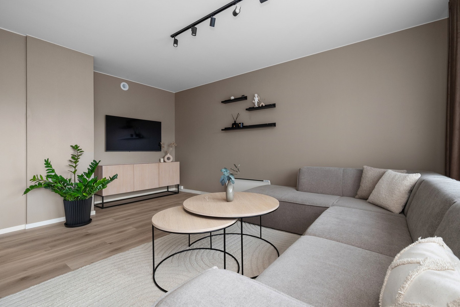 Stue/kjøkken er på 33.5m². Galleribilde