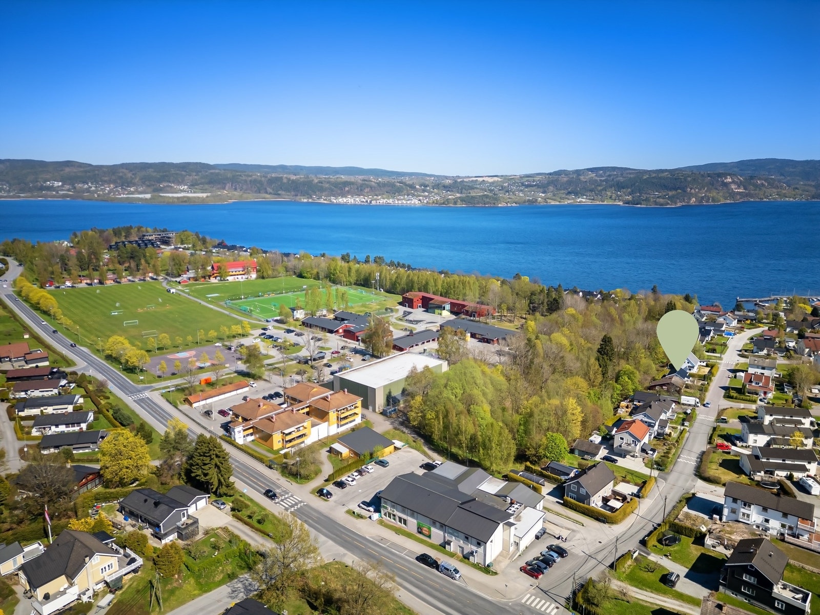 Beliggenheten er ideell for familier, med Åskollen skole og idrettspark kun få minutters gange fra eiendommen.
Foto: Ole Thoresen Galleribilde