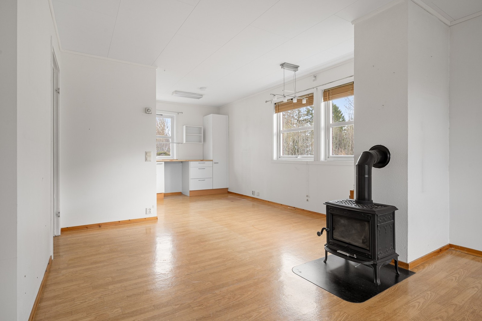 Leiligheten ligger i 1.etasje med praktisk planløsning og alt på ett plan Galleribilde