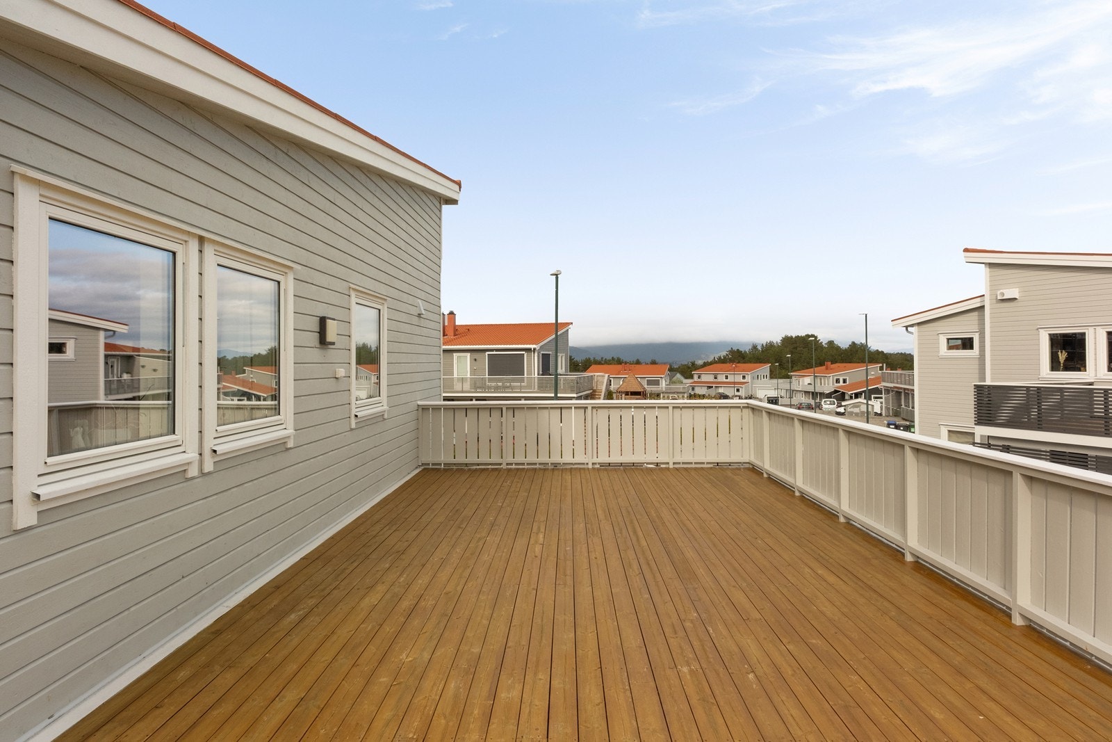 De gode solforholdene gjør at man kan nyte sommersolen fra tidlig morgen til godt ut på kvelden! Galleribilde