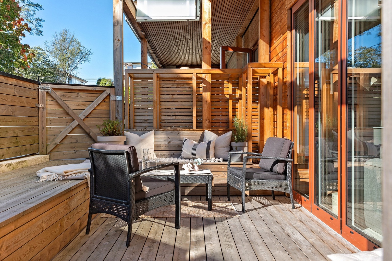 Stor og hyggelig terrasse/uterom. Galleribilde