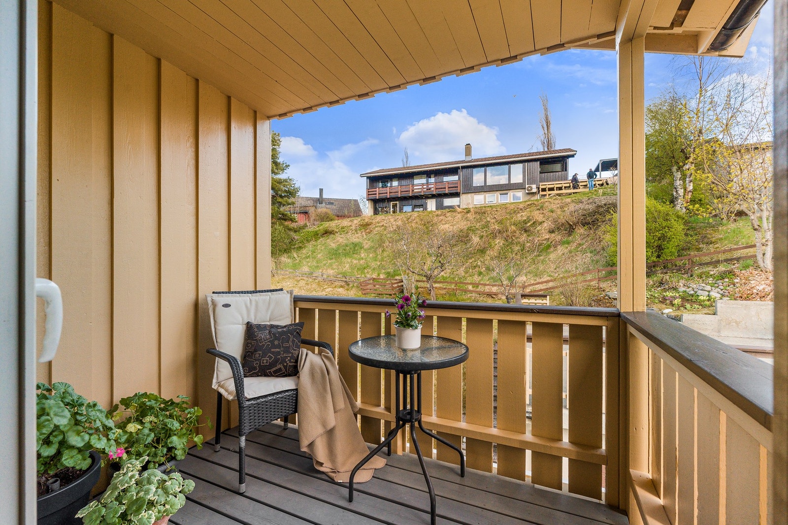 Trivelig takterrasse på 3,5 kvm med morgen- og formiddagssol. Galleribilde