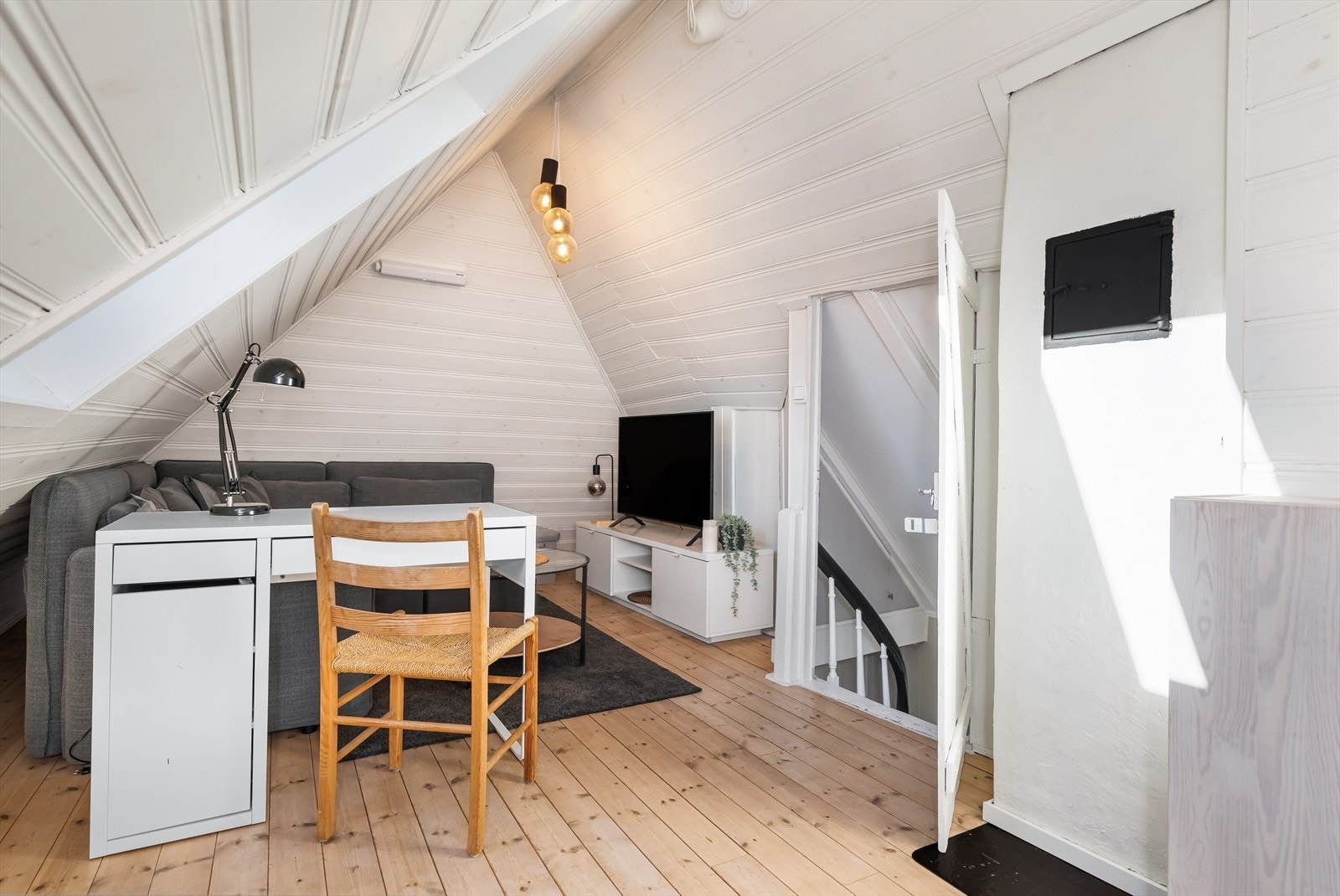 Rommet passer fint som for eksempel tv-stue eller kontor. Galleribilde