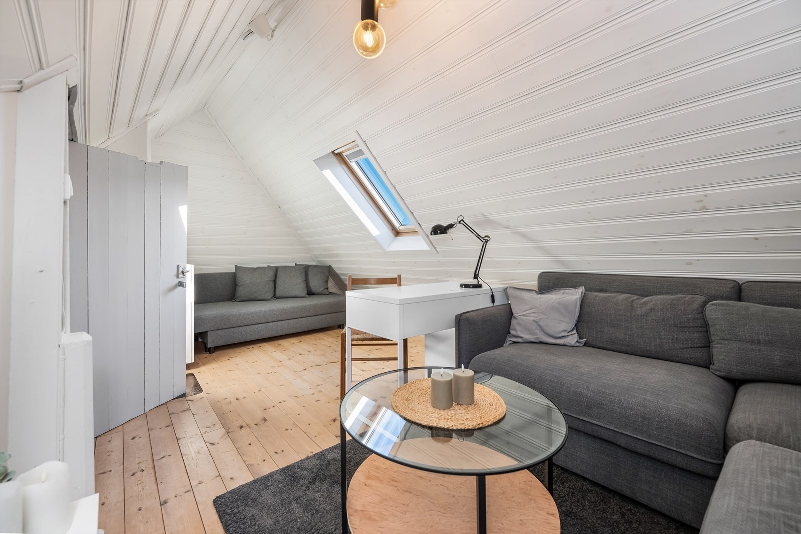 Loftsetasjen gir gode muligheter til å innrede etter eget ønske og behov. Galleribilde