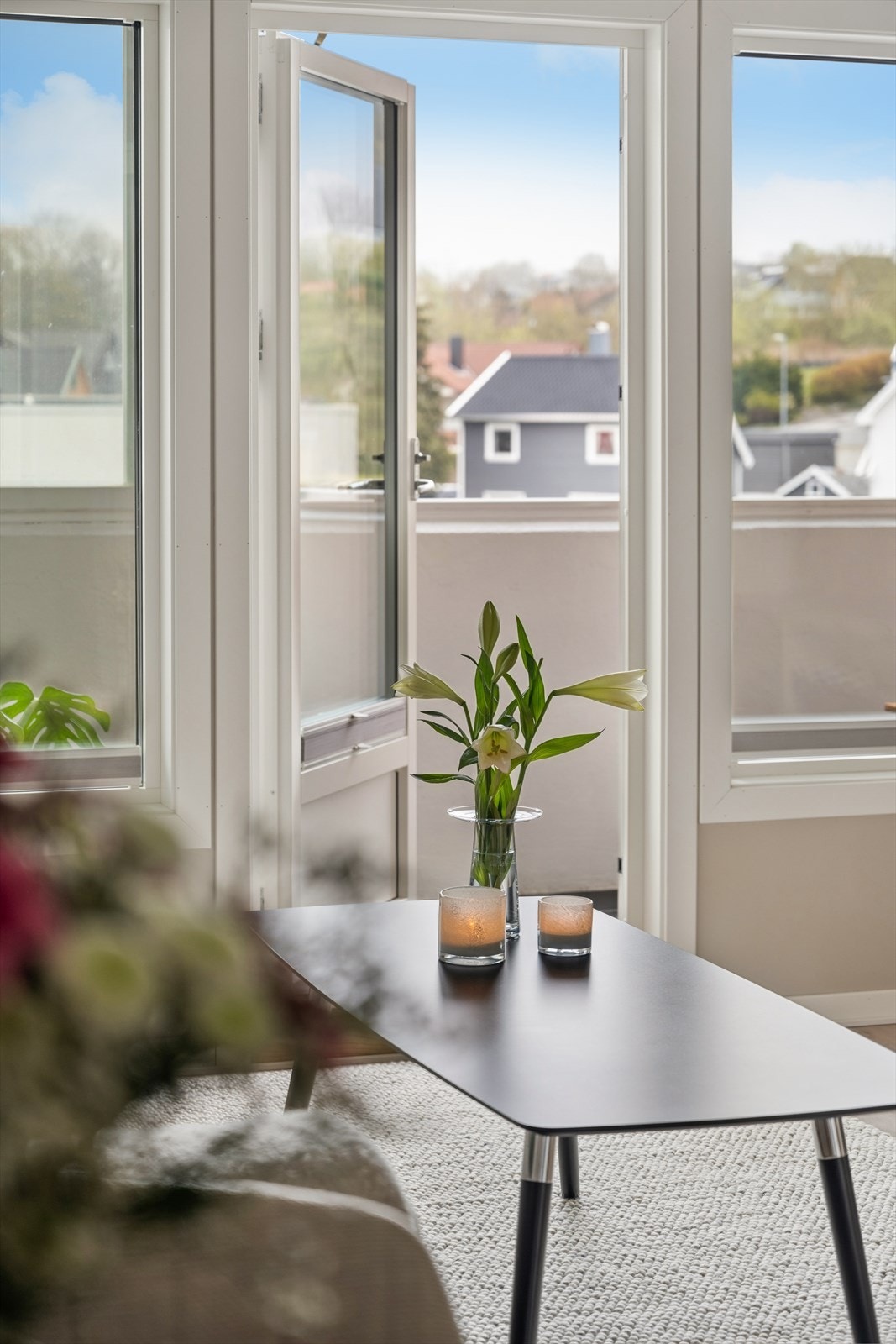 Fra stuen er det utgang til en innglasset veranda på 10 m². Galleribilde