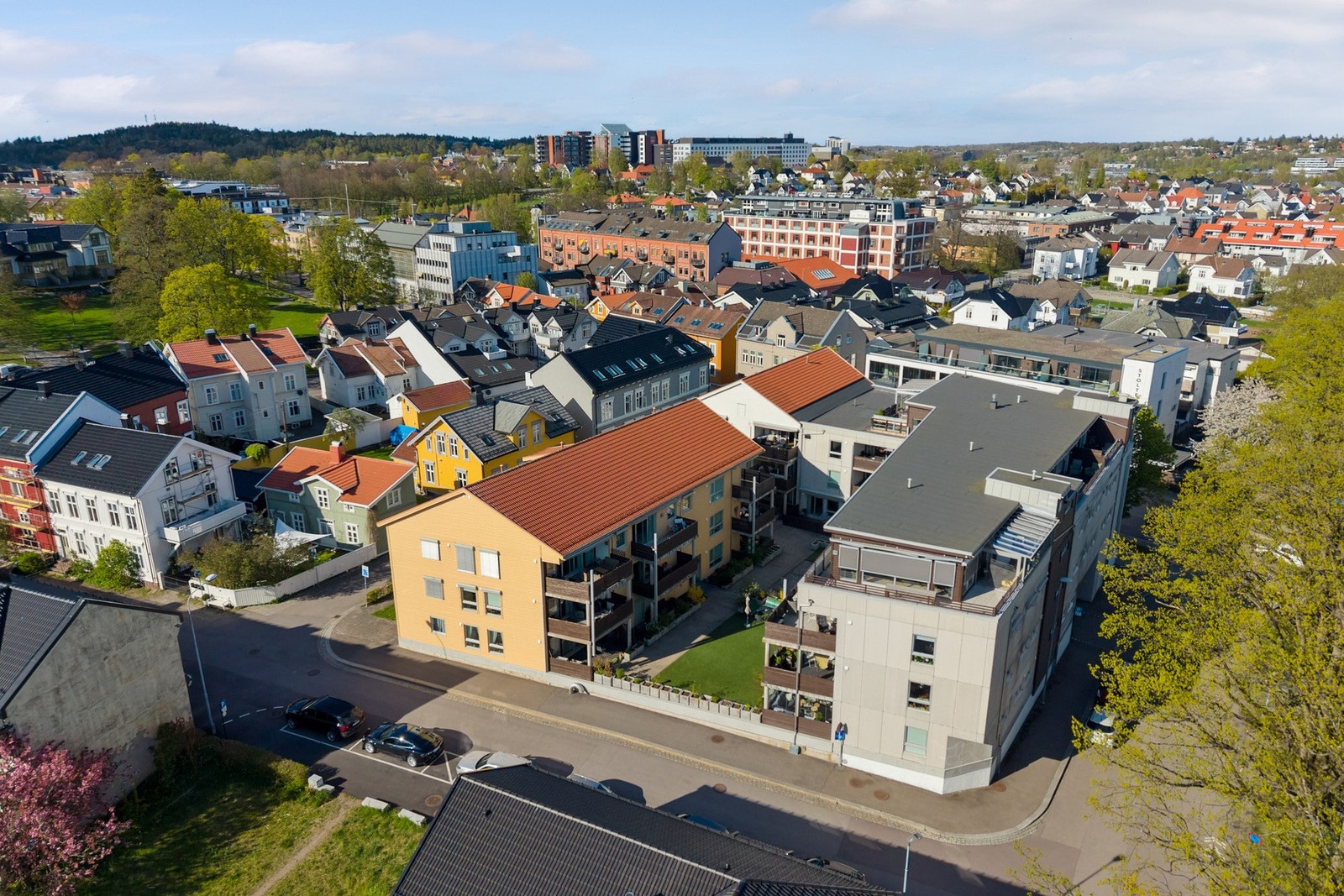 Tønsberg stadion ligger i gangavstand fra boligen, og er et godt utgangspunkt for fine rekreasjonsmuligheter både sommer og vinter. Galleribilde